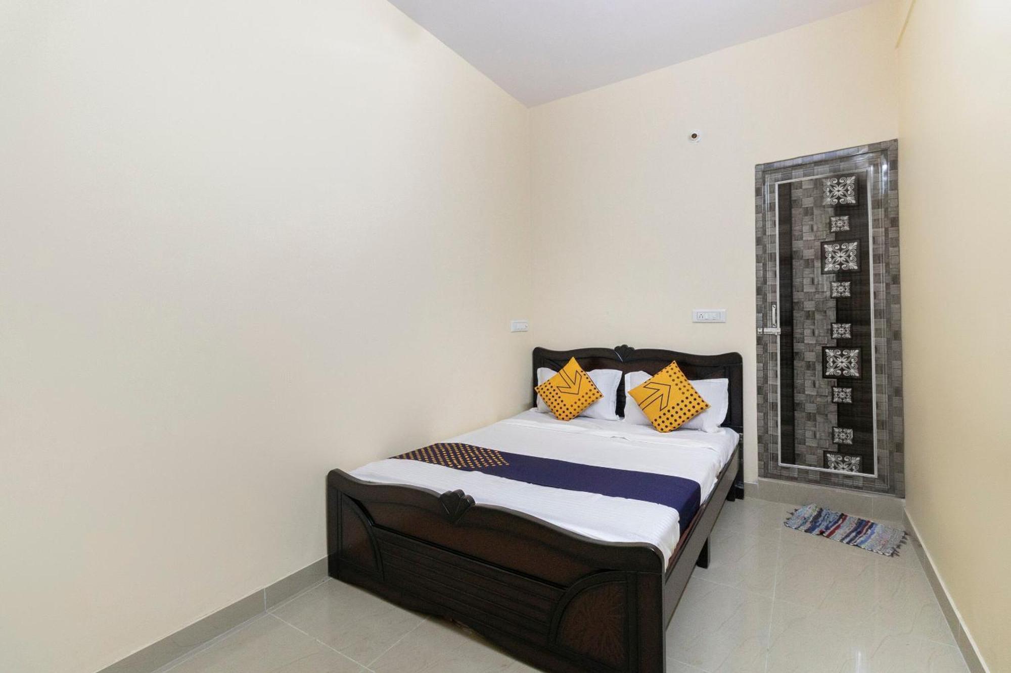 Spot On 71449 Ssr Lodging And Boarding Hotel Bangalore Luaran gambar